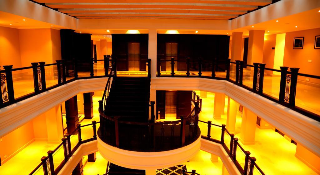 טימפו Ariya Hotel מראה חיצוני תמונה