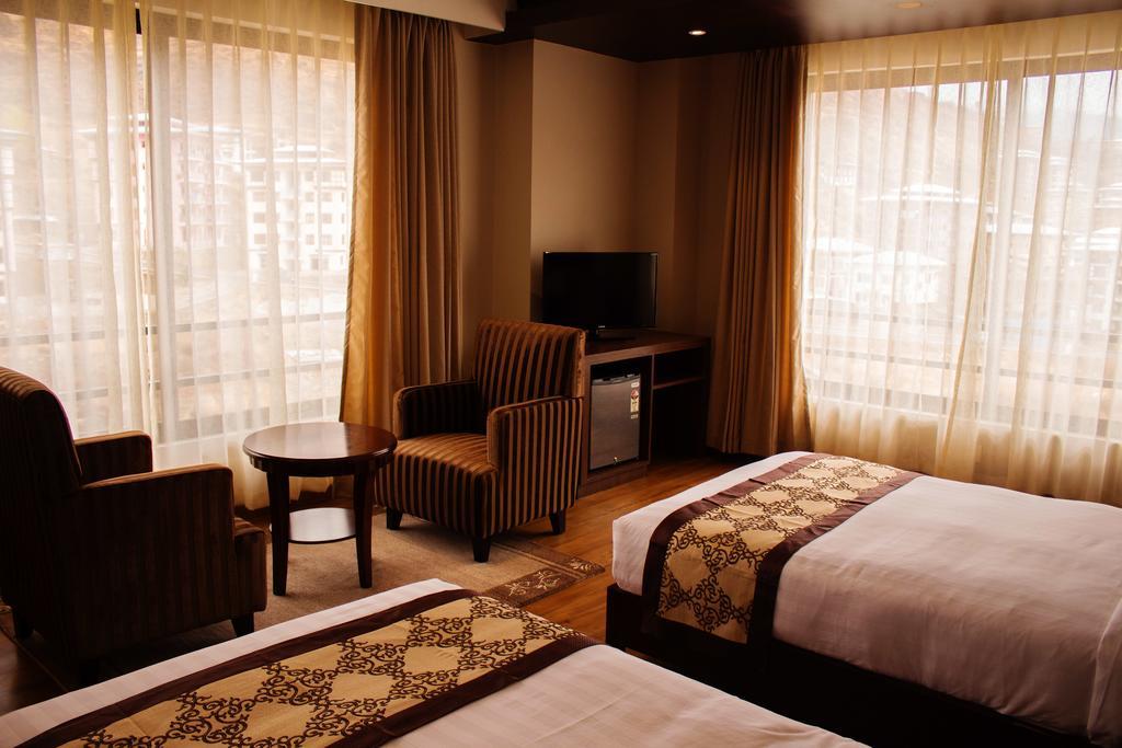 טימפו Ariya Hotel מראה חיצוני תמונה