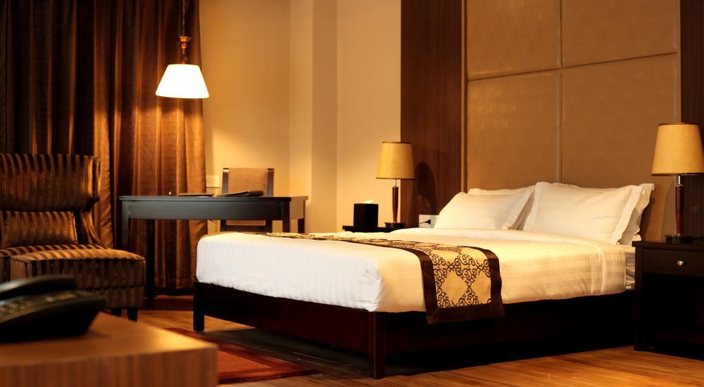טימפו Ariya Hotel מראה חיצוני תמונה