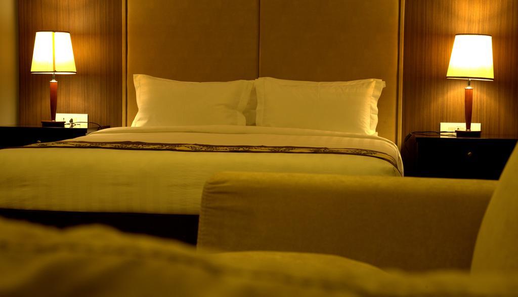 טימפו Ariya Hotel מראה חיצוני תמונה