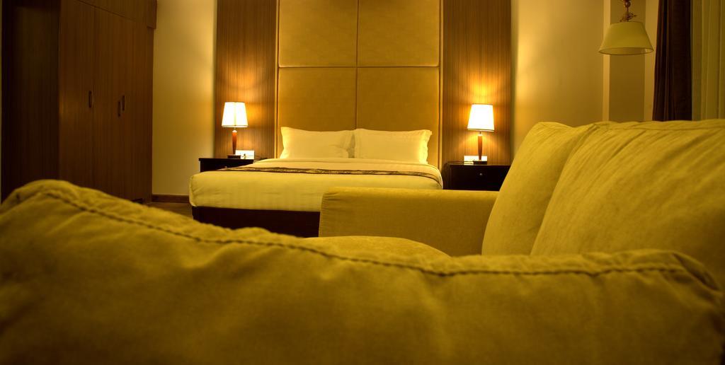 טימפו Ariya Hotel מראה חיצוני תמונה