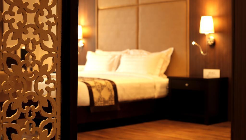 טימפו Ariya Hotel מראה חיצוני תמונה